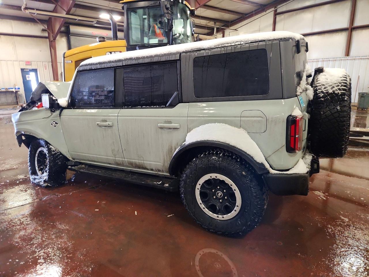 2023 Ford Bronco Base - Image 2