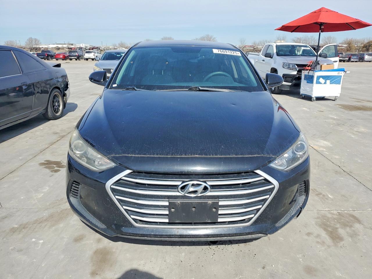 2017 Hyundai Elantra - Image 5