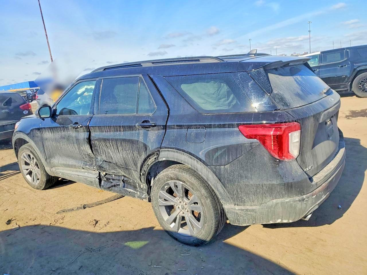 2022 Ford Explorer Xlt - Image 2