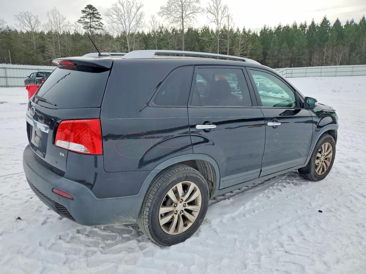 2011 Kia Sorento Ex - Image 3