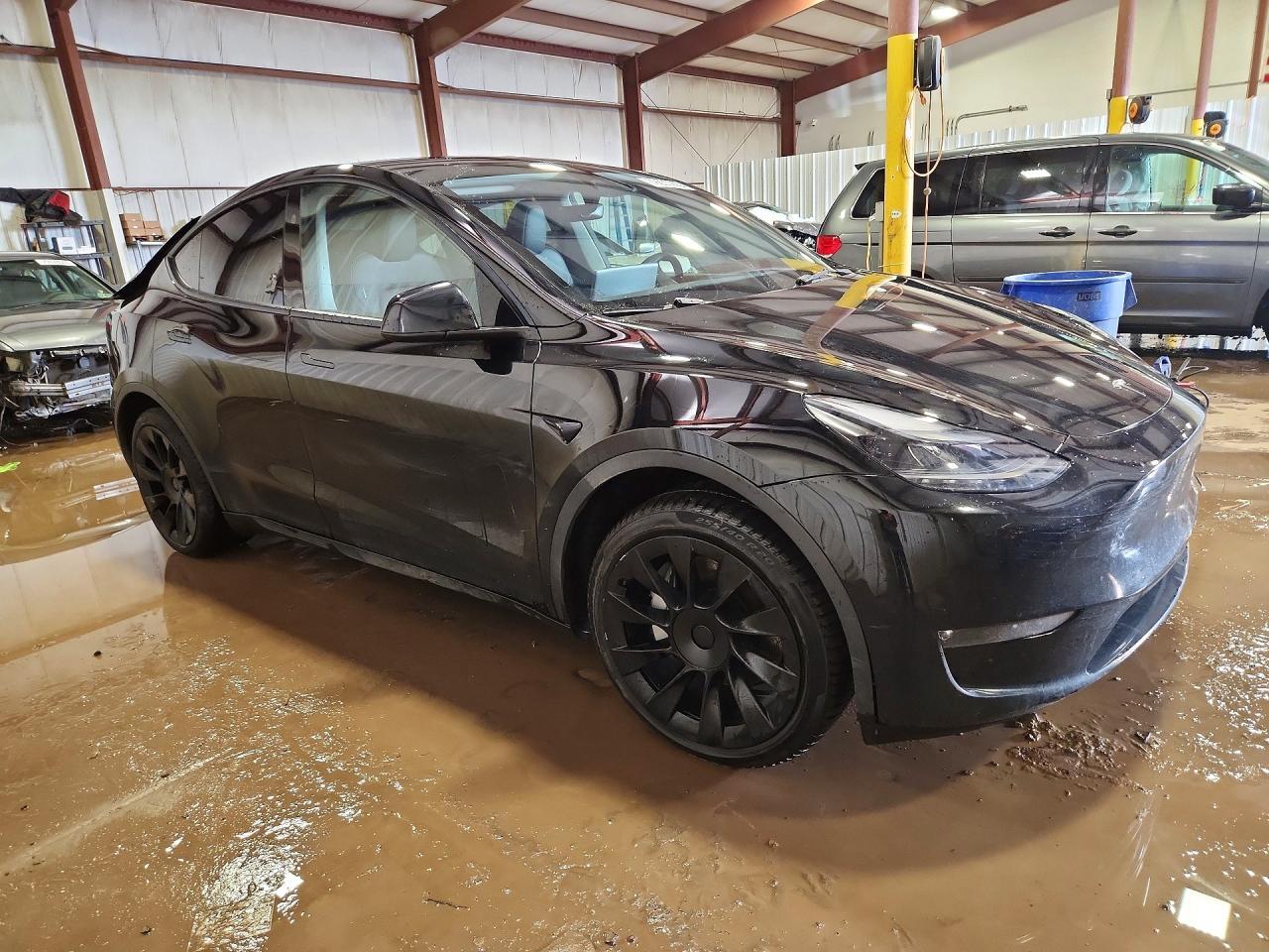 2023 Tesla Model Y - Фото 4