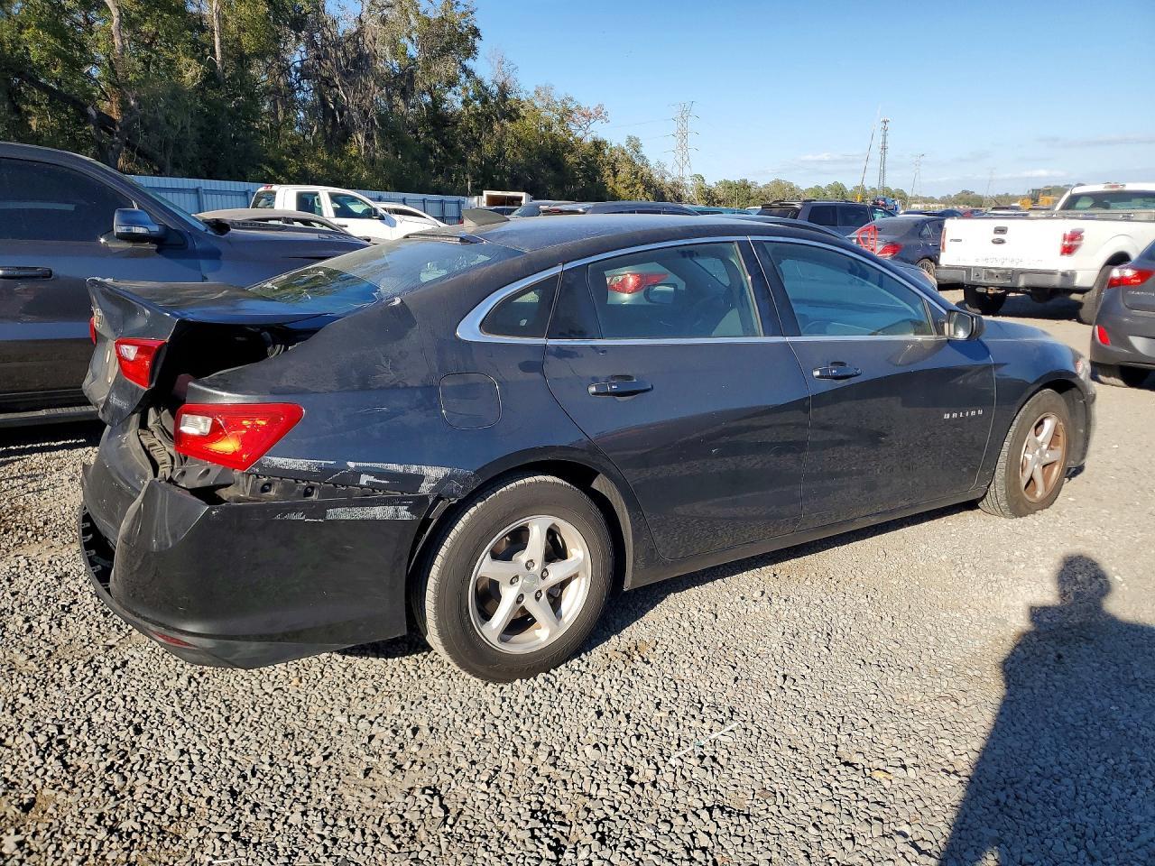 2017 Chevrolet Malibu Ls - Фото 3