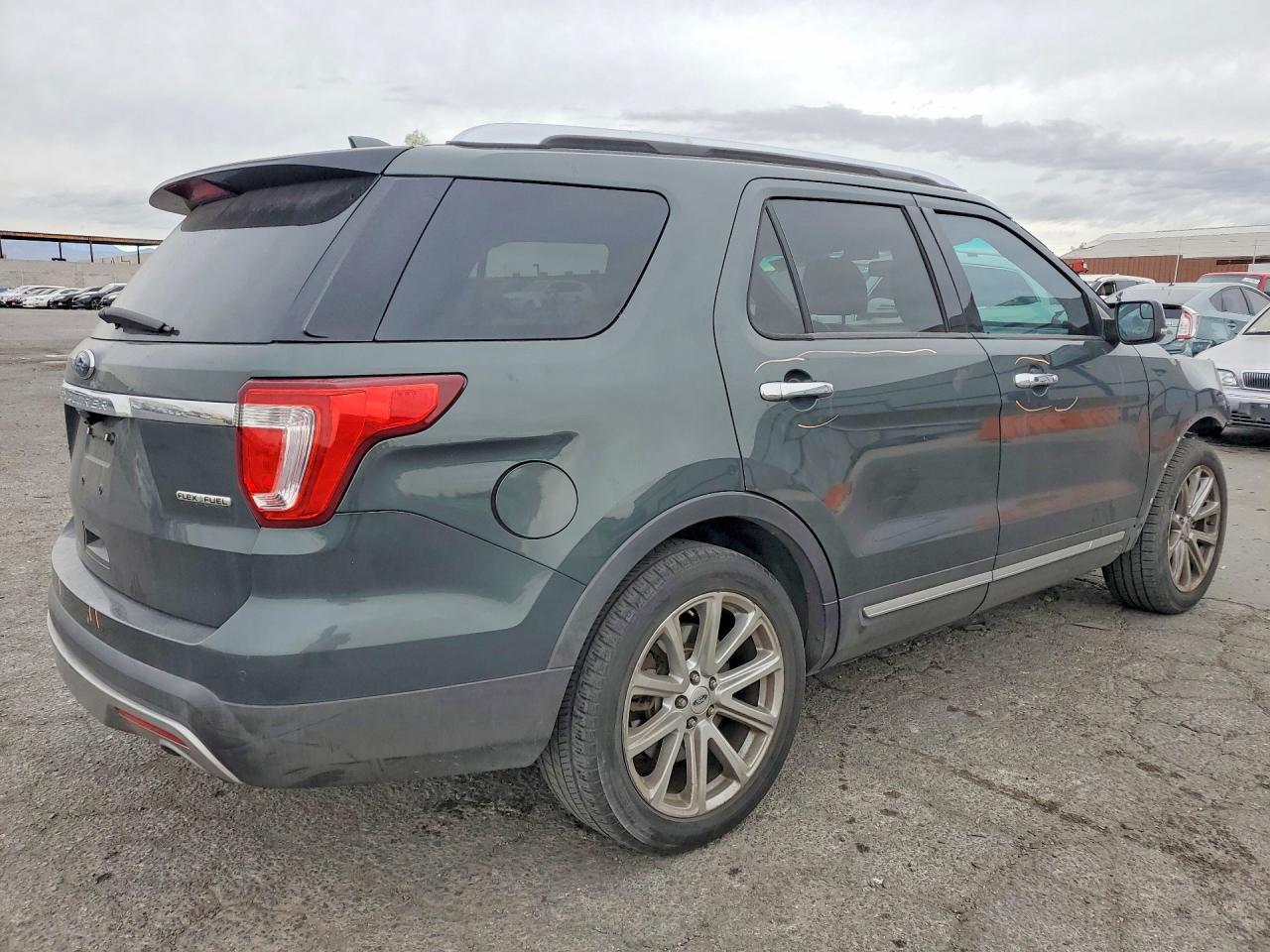 2016 Ford Explorer Limited - Image 3