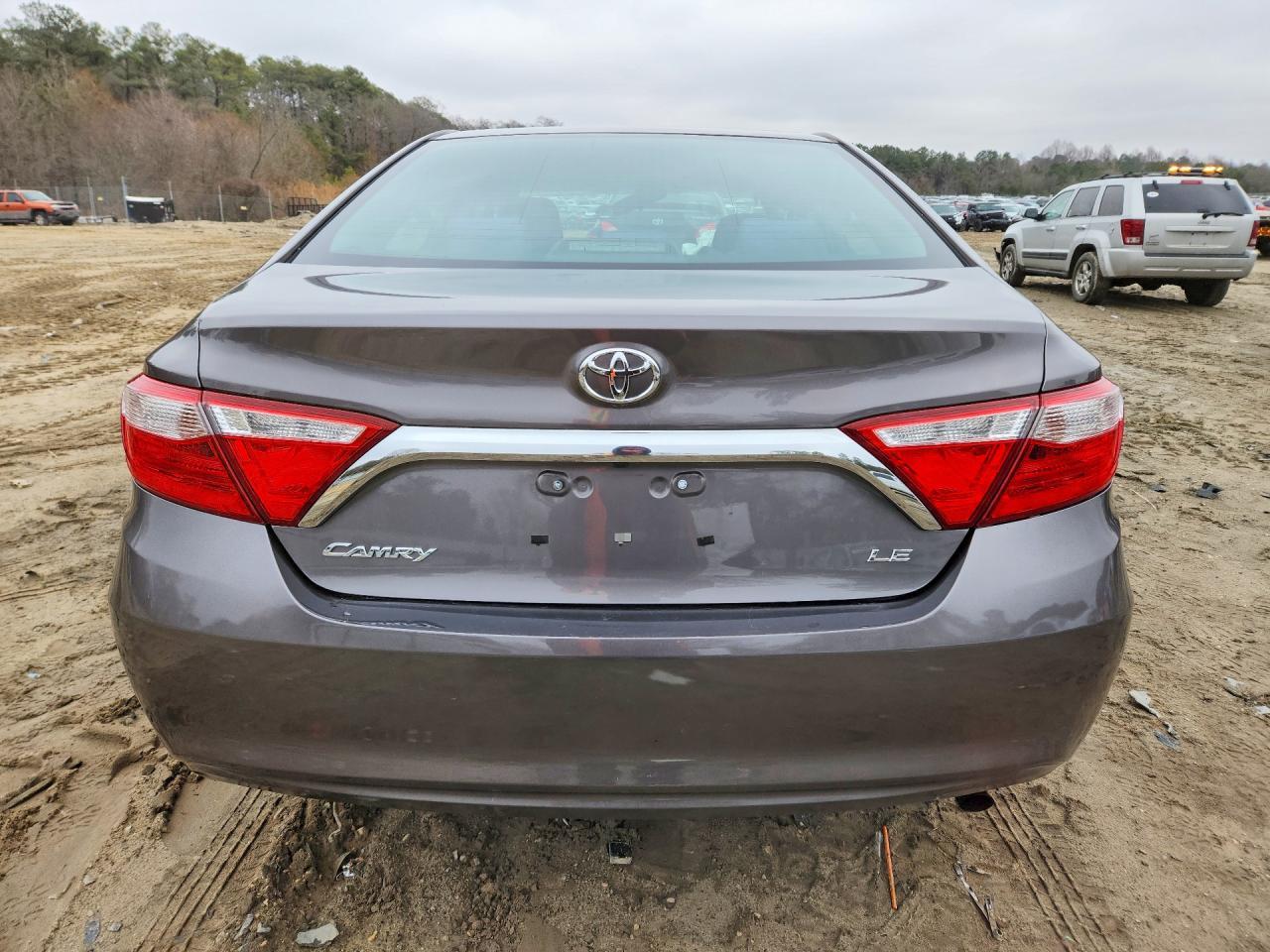 2016 Toyota Camry Le - Фото 6