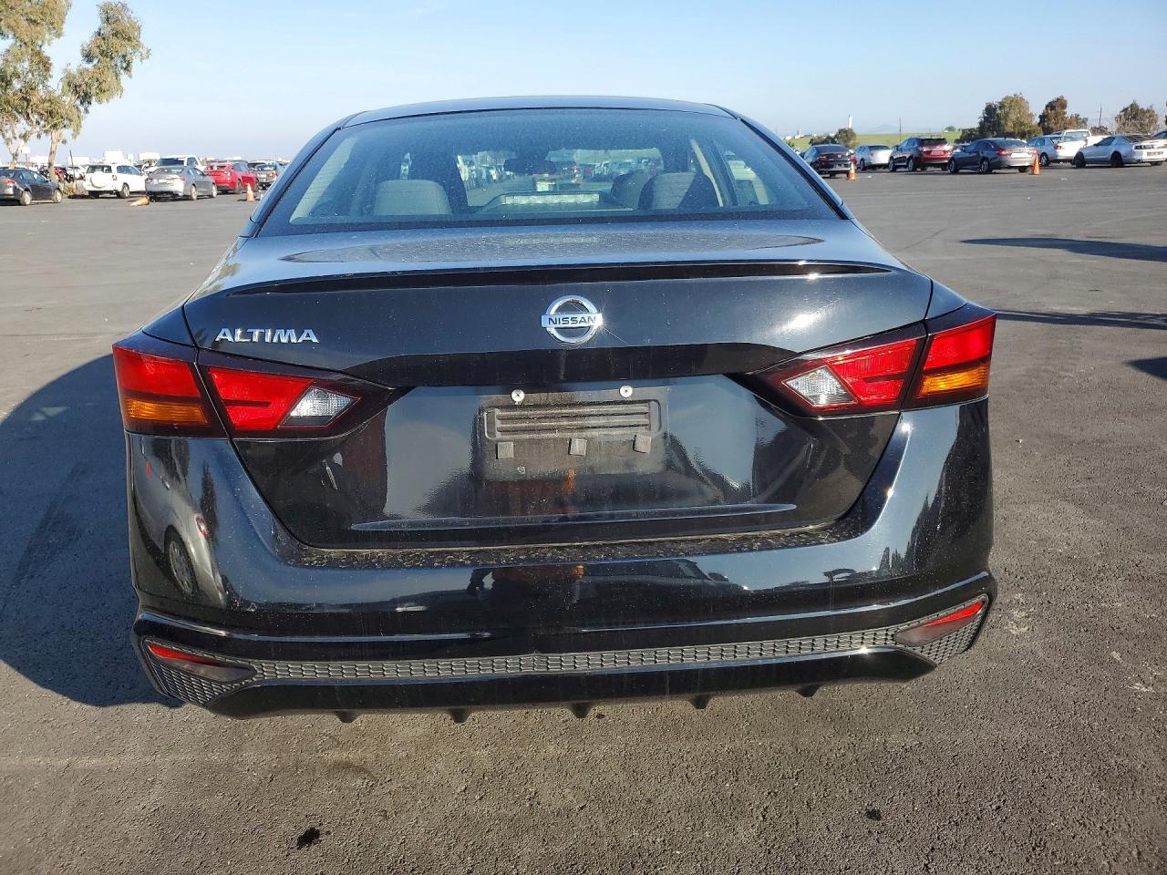 2022 Nissan Altima S - Image 6