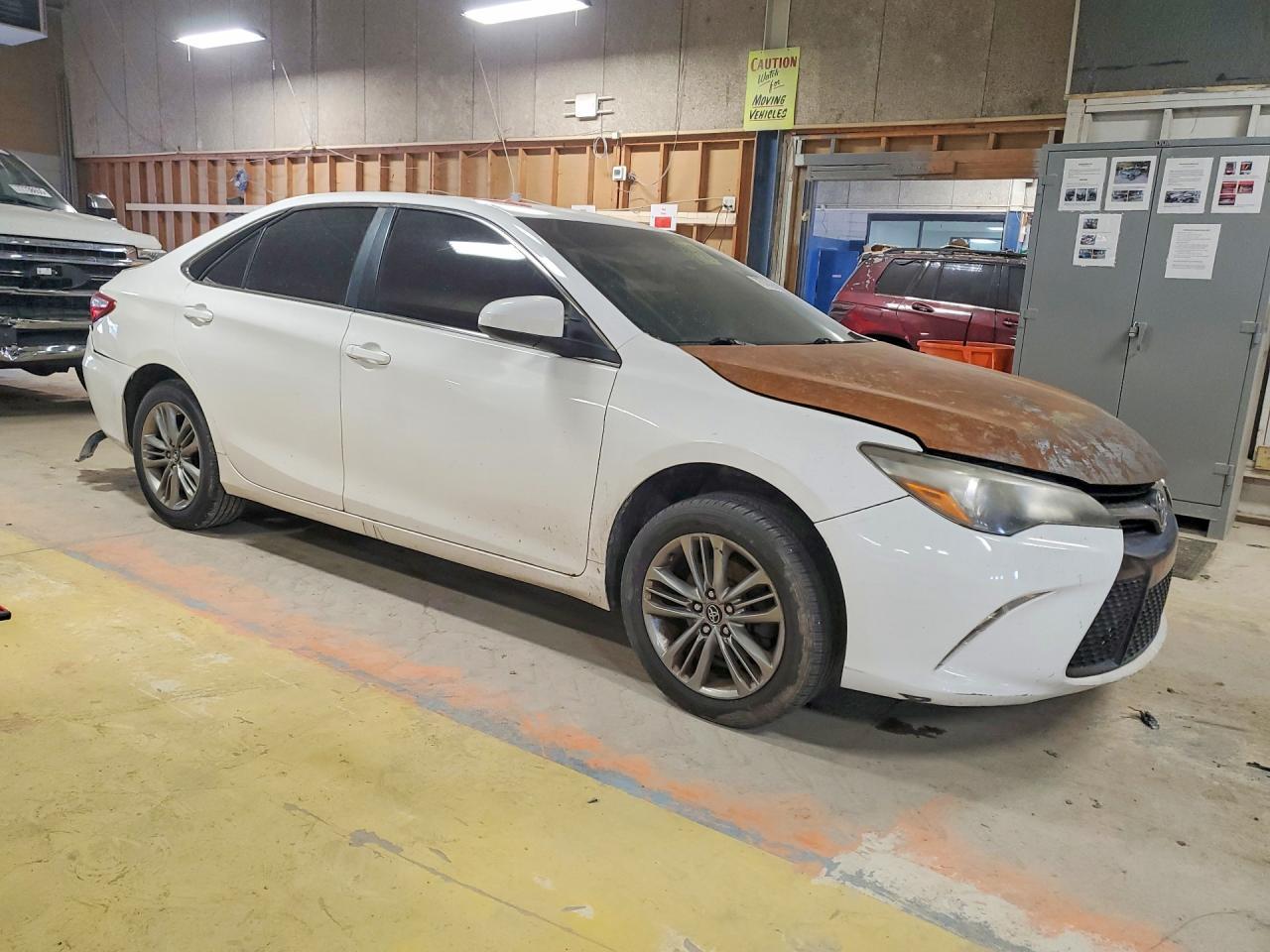 2017 Toyota Camry Le - Image 4