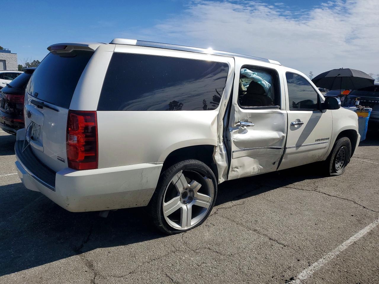 2010 Chevrolet Suburban C1500 Ltz - Фото 3