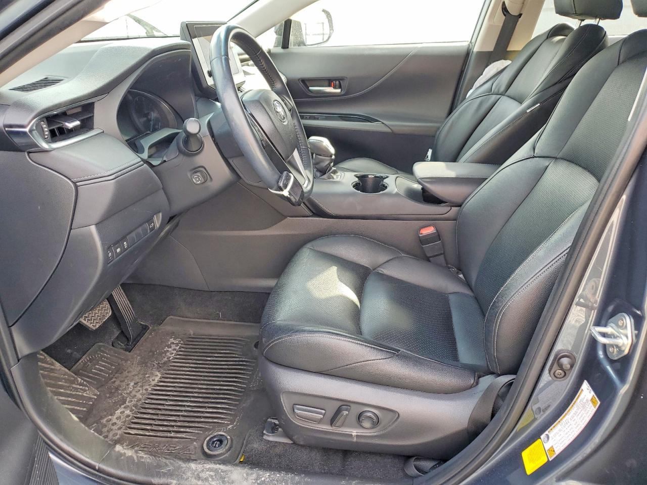 2024 Toyota Venza Le - Image 7