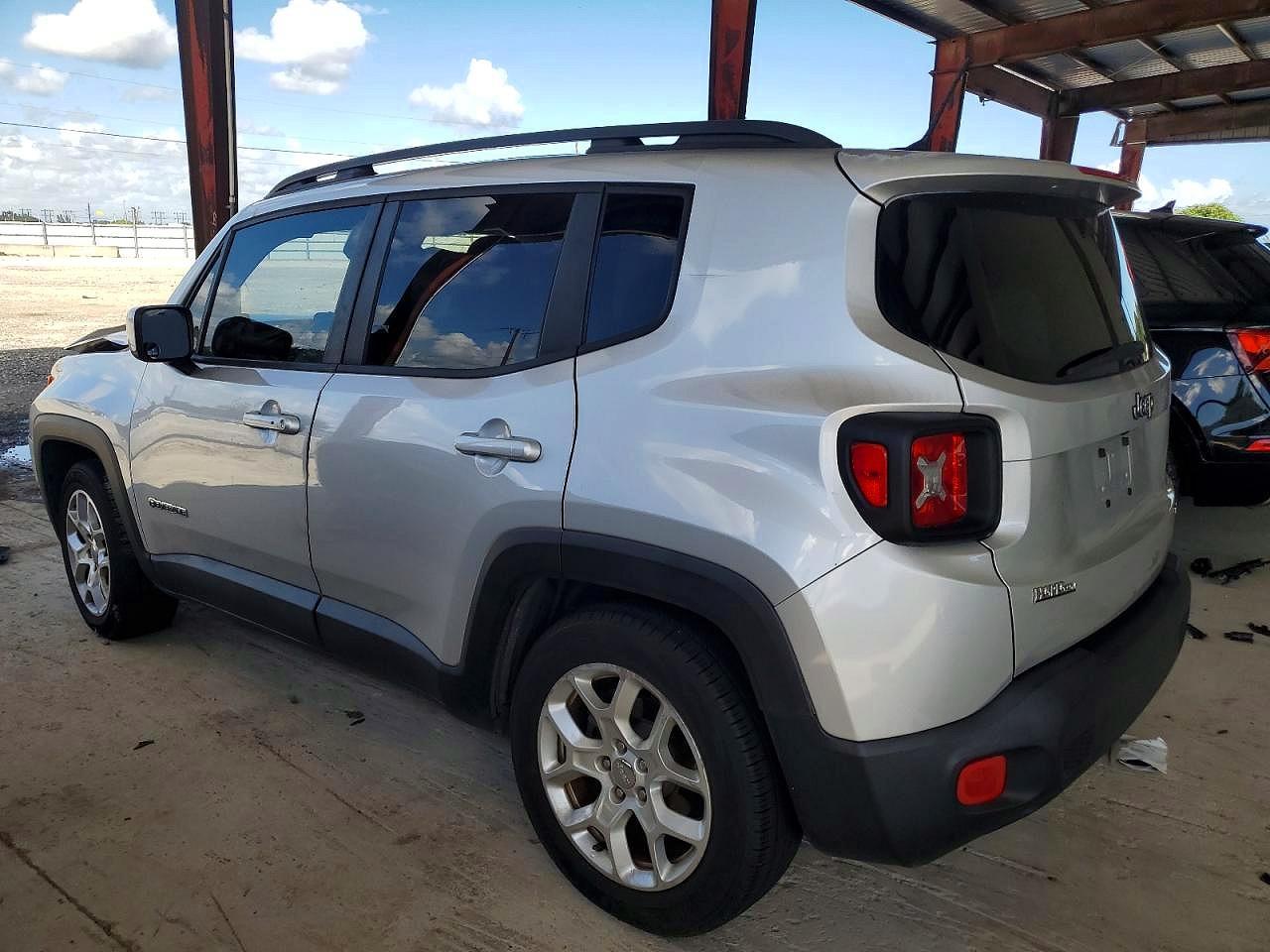 2017 Jeep Renegade Latitude - Фото 2
