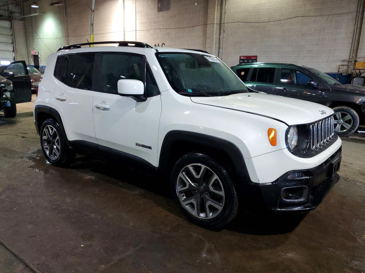 2017 Jeep Renegade Latitude - Image 4
