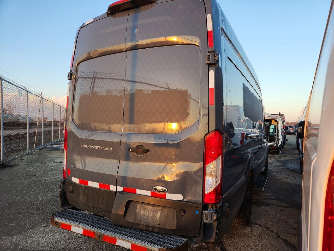 2019 Ford Transit T-250 - Image 3