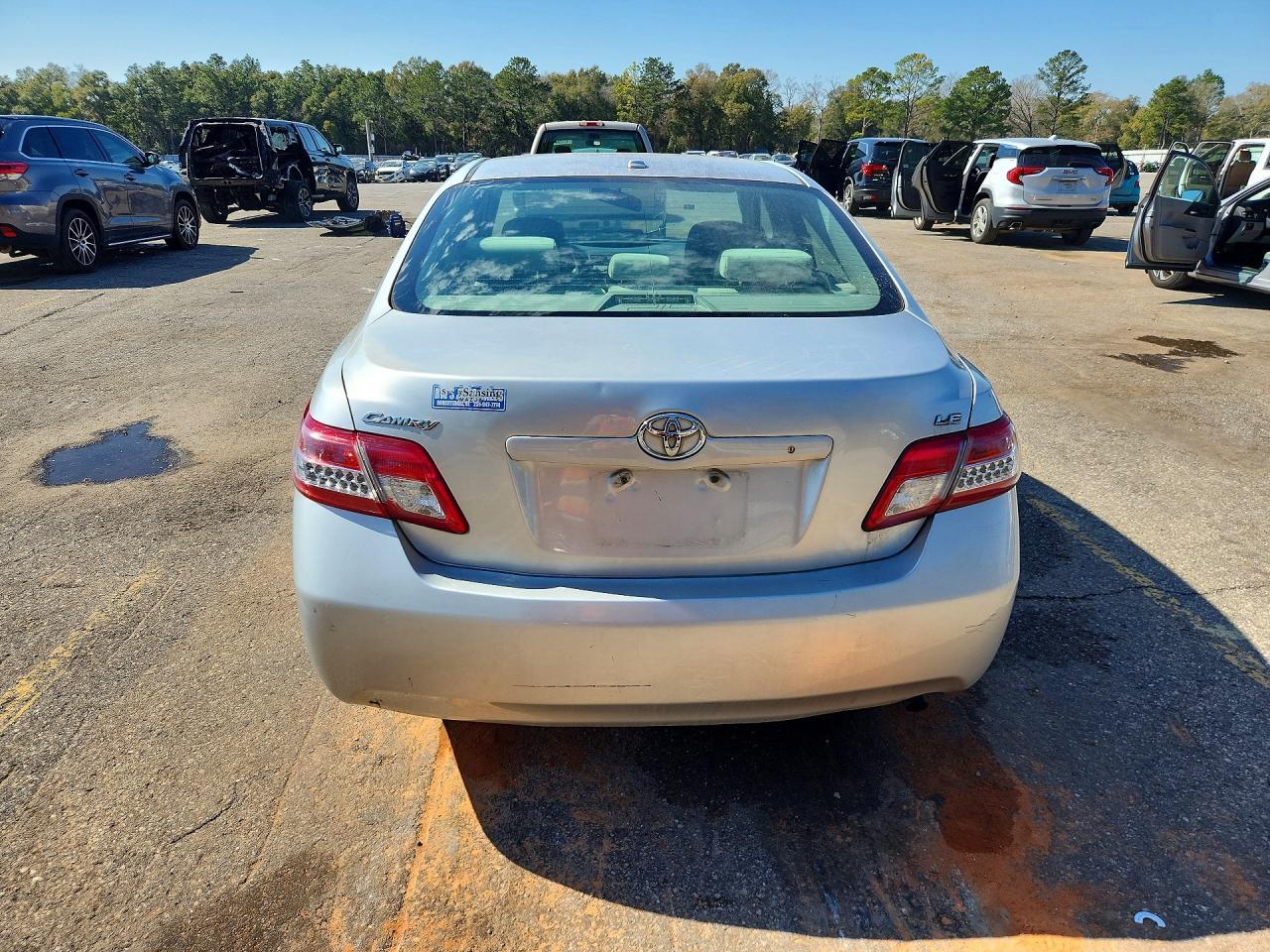 2011 Toyota Camry Le - Фото 6