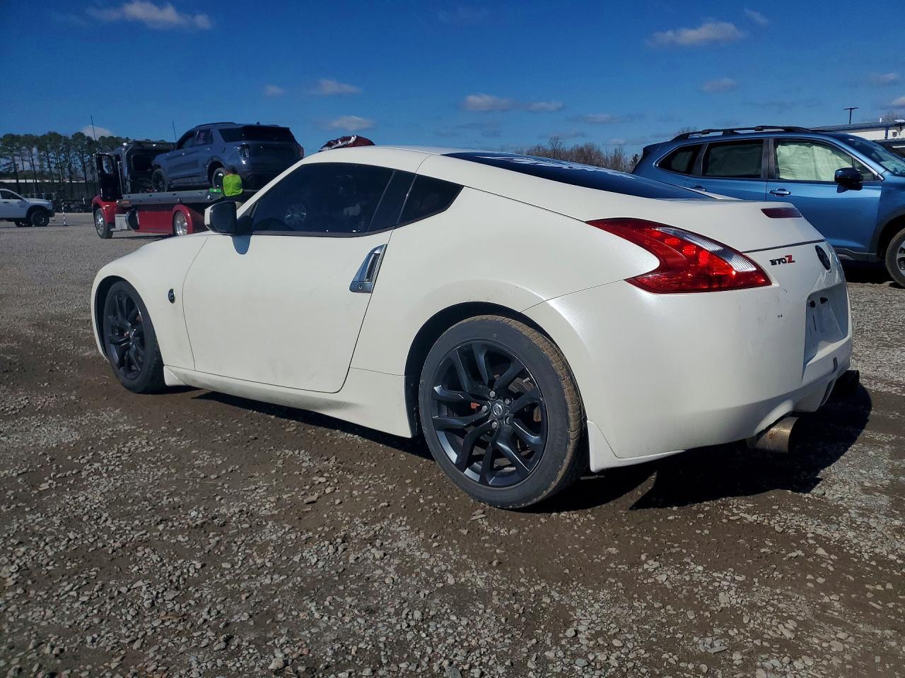 2016 Nissan 370Z Base - Фото 2