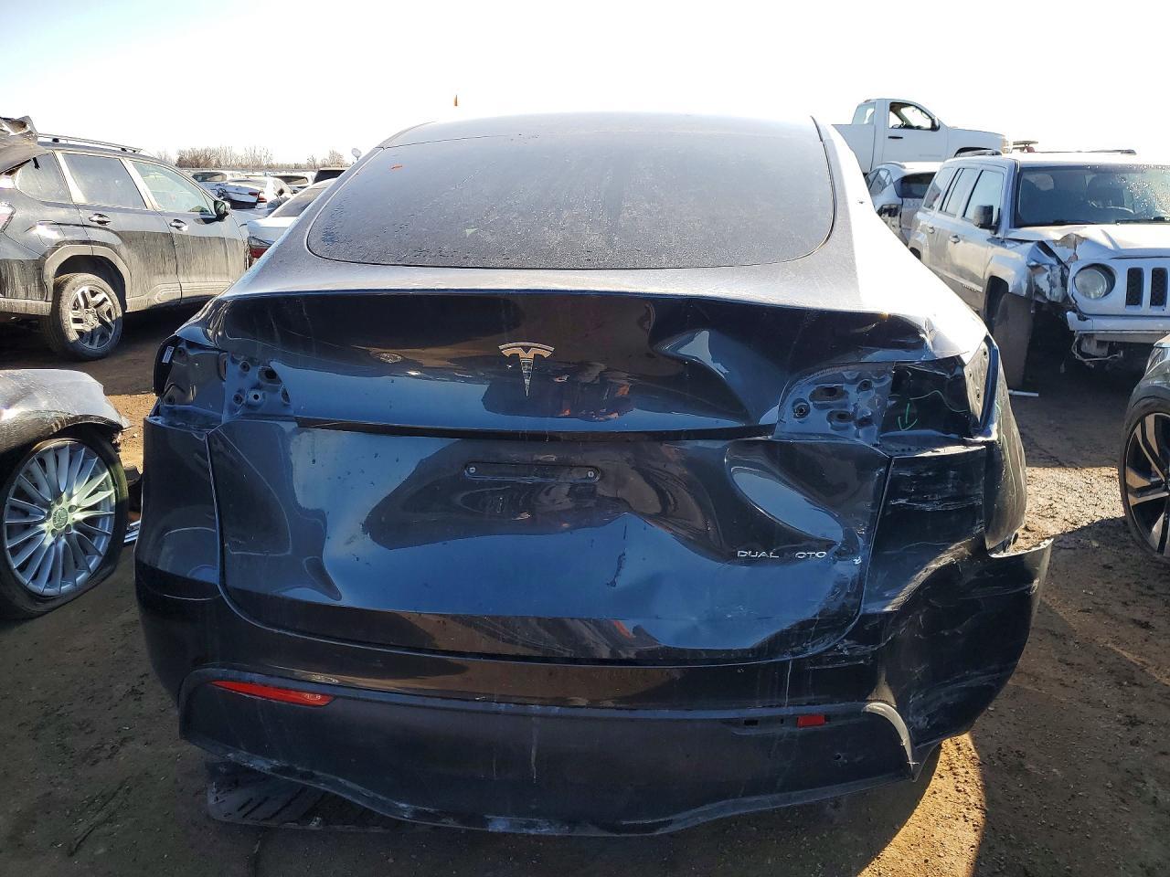 2024 Tesla Model Y - Фото 6