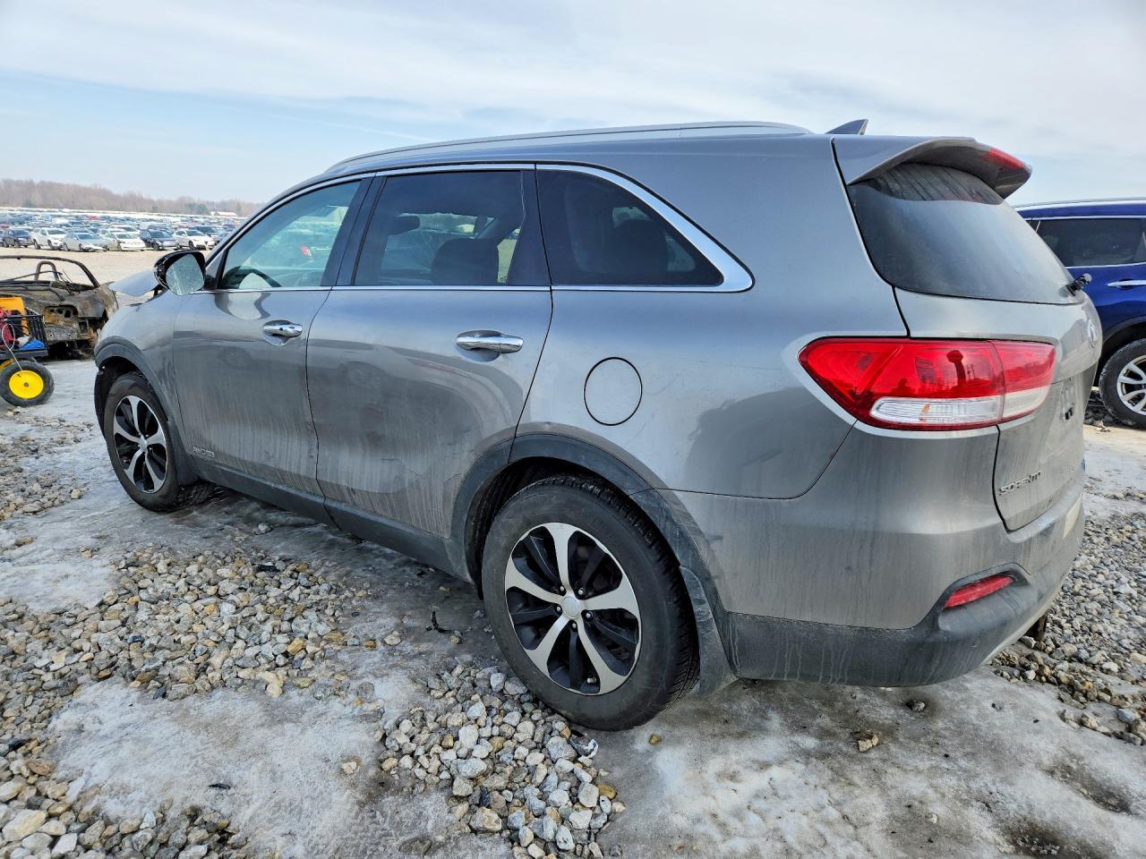 2017 Kia Sorento Ex - Image 2