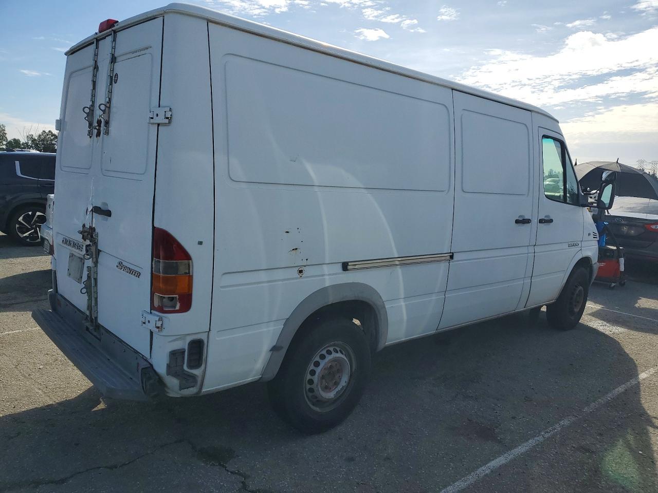 2006 Dodge Sprinter 2500 Delivery Van - Image 3