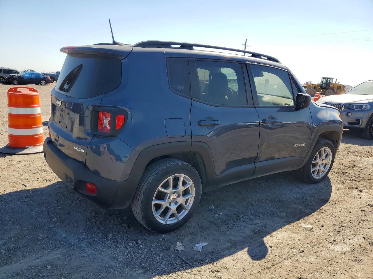 2022 Jeep Renegade Latitude - Фото 3