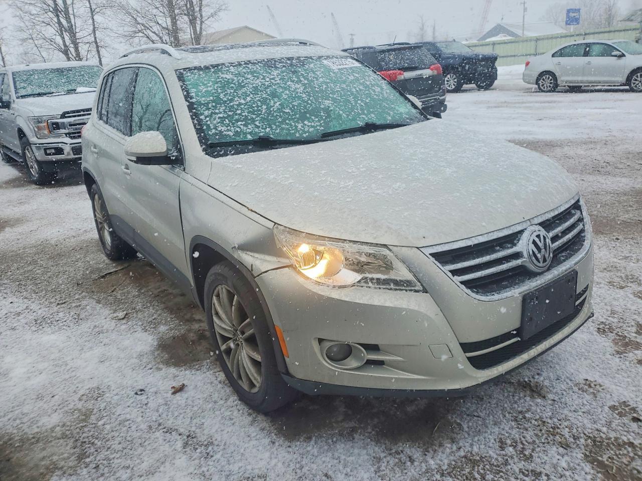 2011 Volkswagen Tiguan S - Фото 4