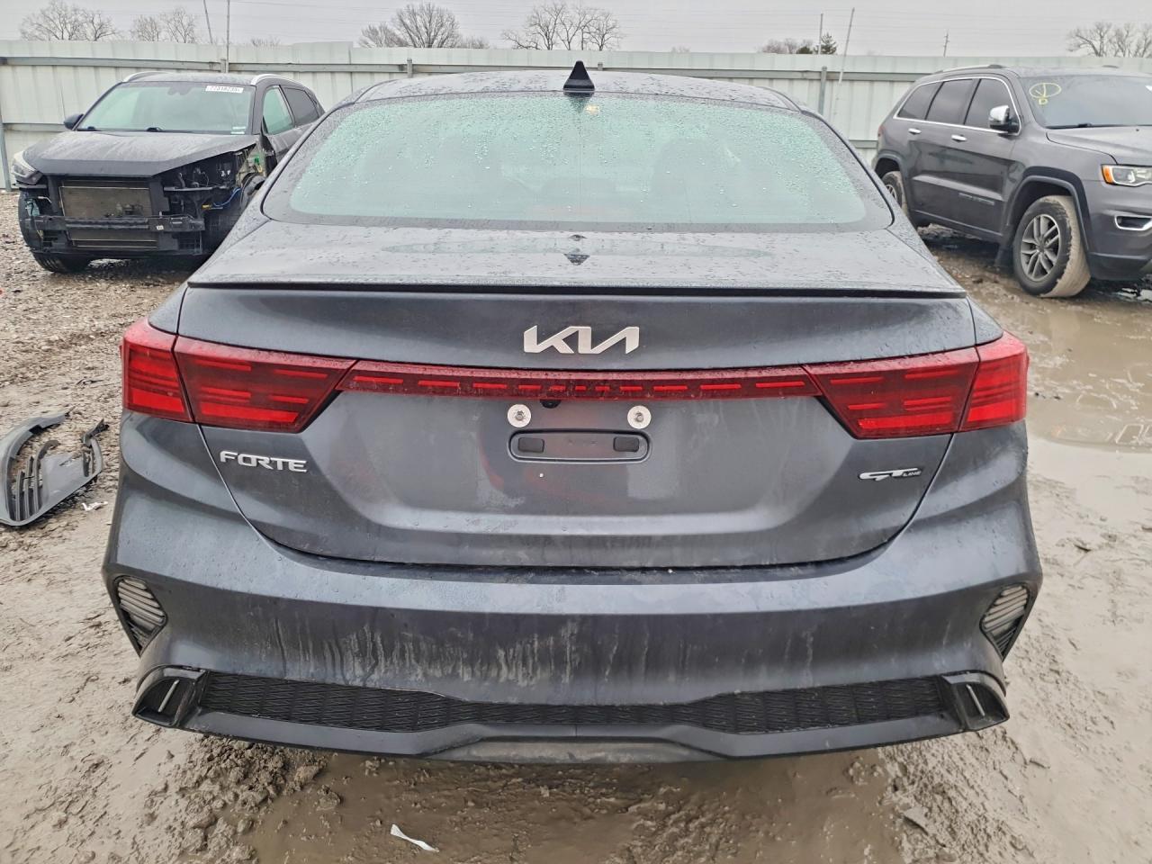 2024 Kia Forte Gt Line - Image 6