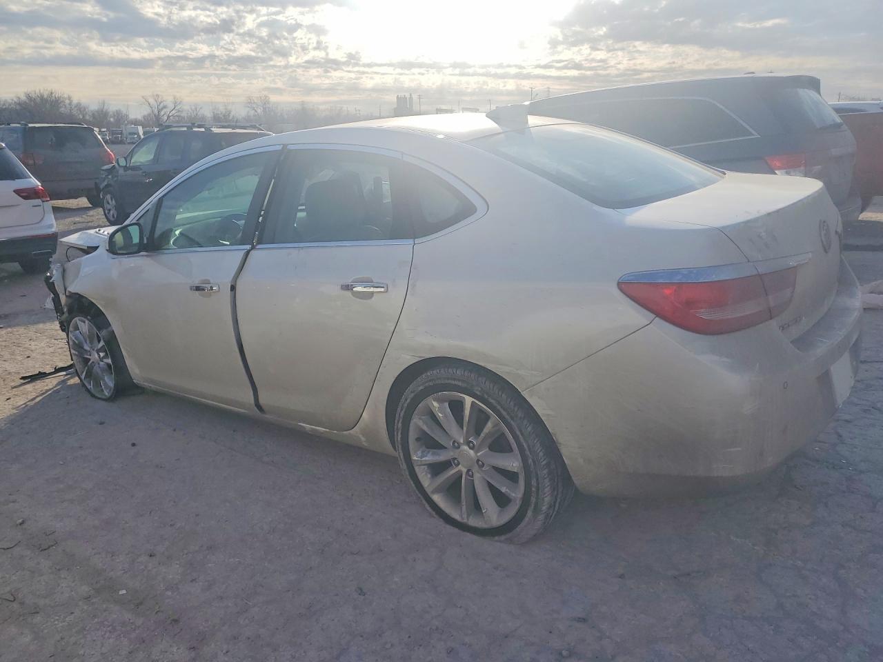 2015 Buick Verano - Фото 2