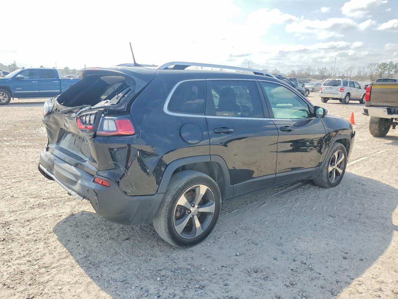 2019 Jeep Cherokee Limited - Image 3
