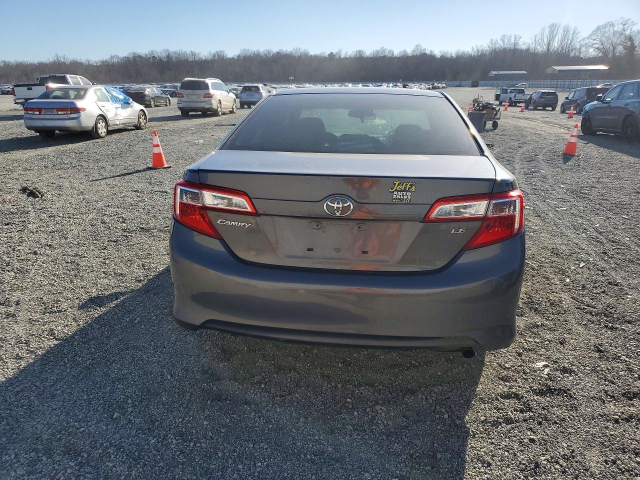 2012 Toyota Camry Base - Фото 6