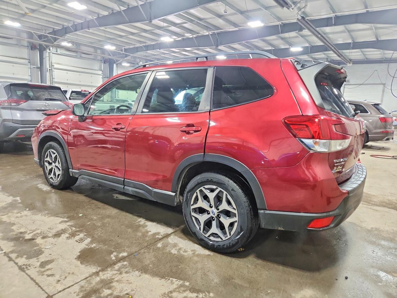 2019 Subaru Forester Premium - Фото 2
