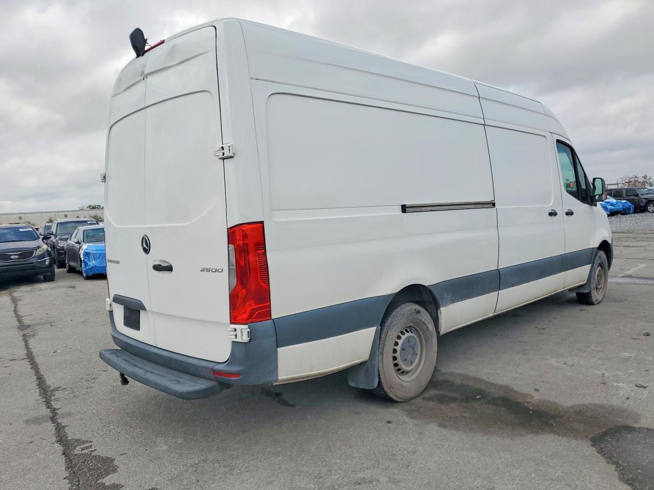 2021 Mercedes-Benz Sprinter 2500 - Фото 3