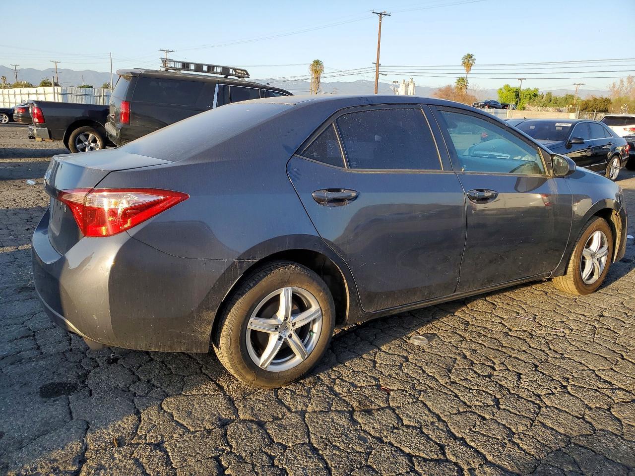 2018 Toyota Corolla L - Фото 3