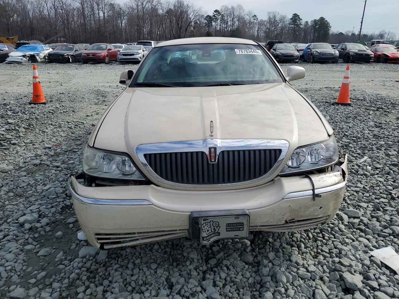 2003 Lincoln Town Car Signature - Фото 5