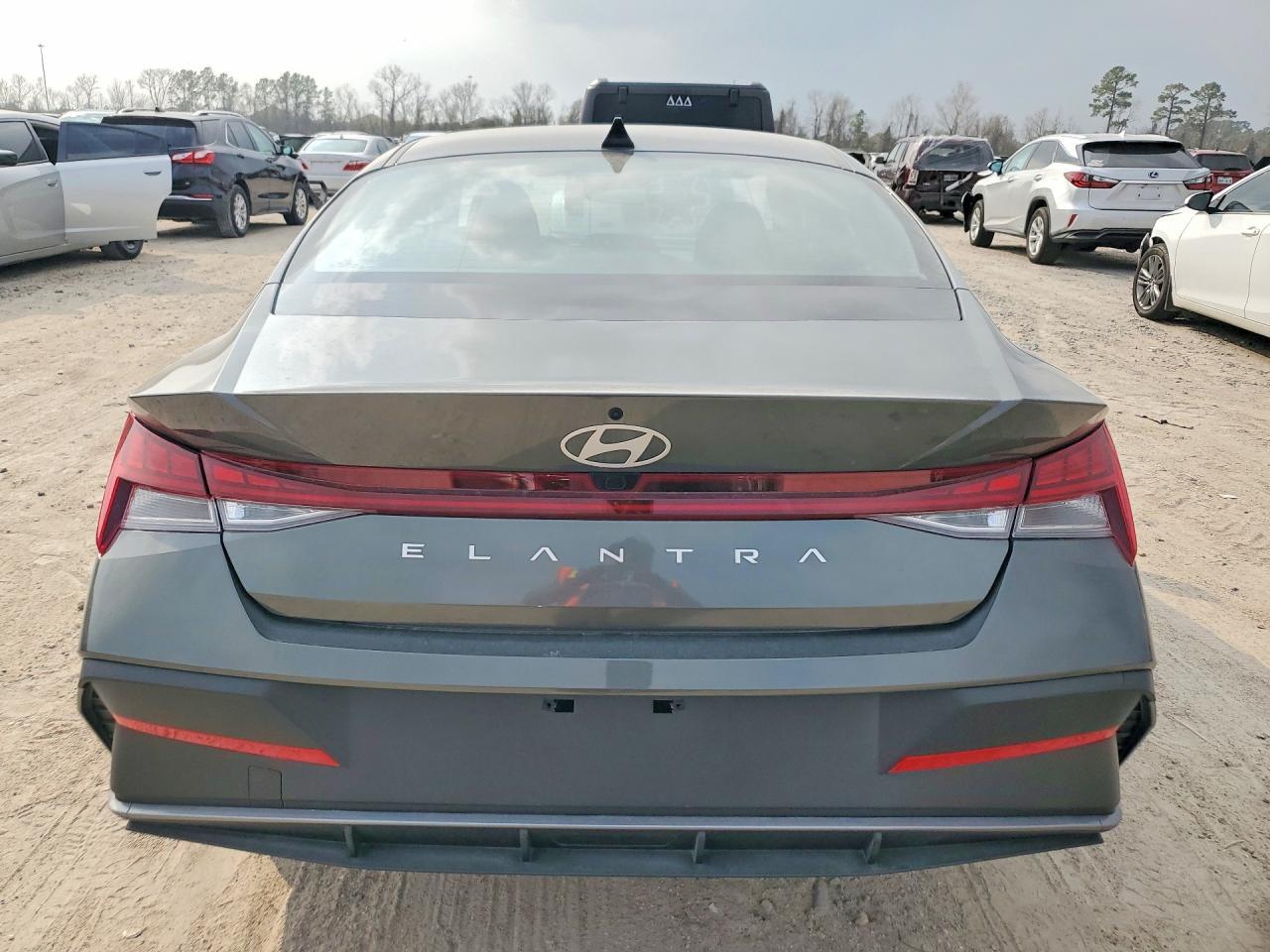 2025 Hyundai Elantra Blue - Фото 6