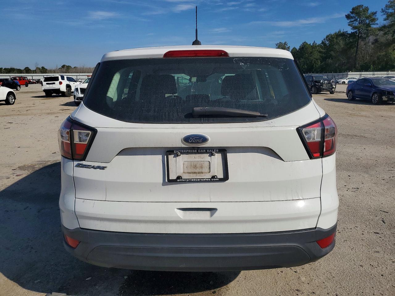 2017 Ford Escape S - Фото 6