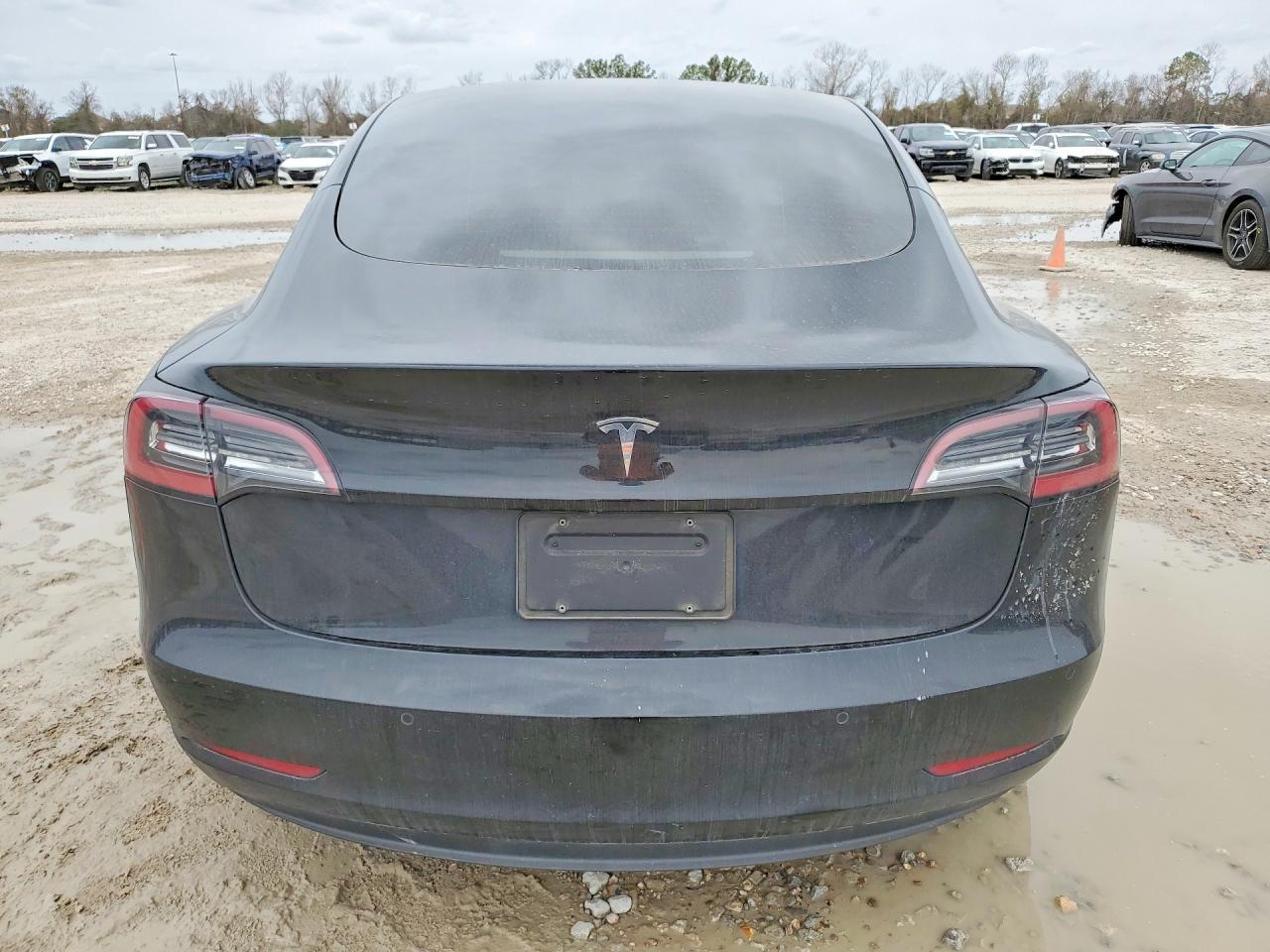 2022 Tesla Model 3 - Image 6