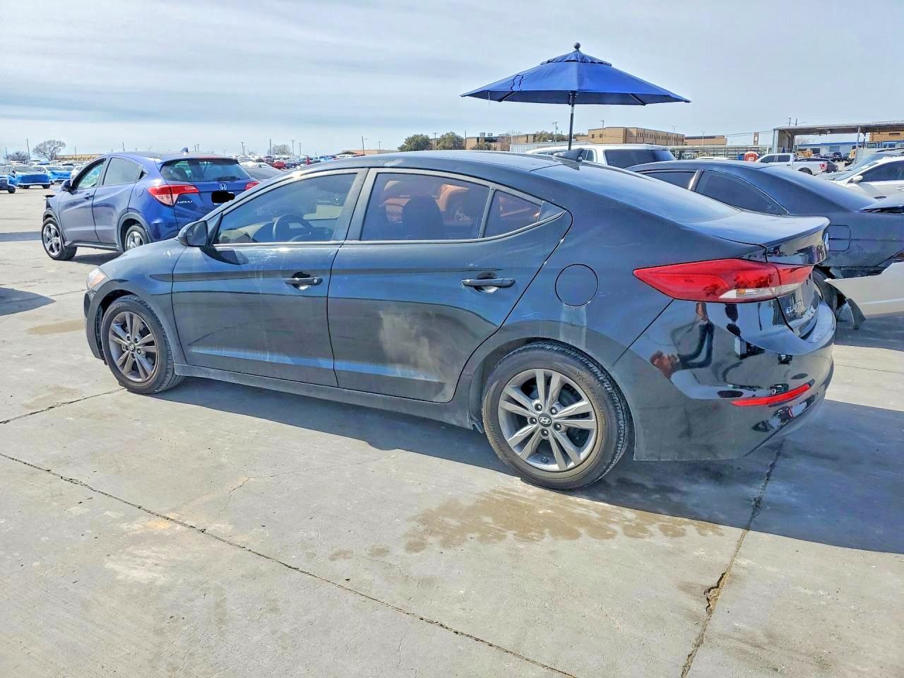 2017 Hyundai Elantra - Image 2