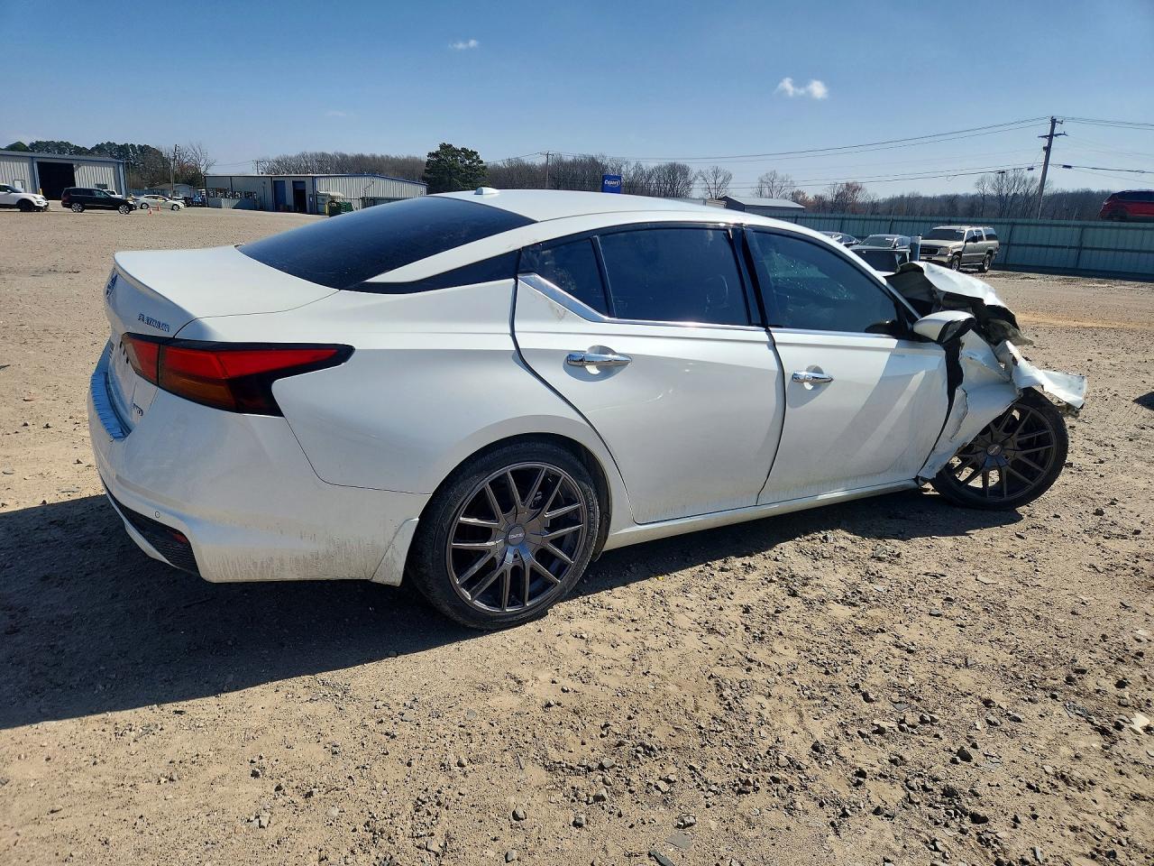 2021 Nissan Altima Platinum - Фото 3