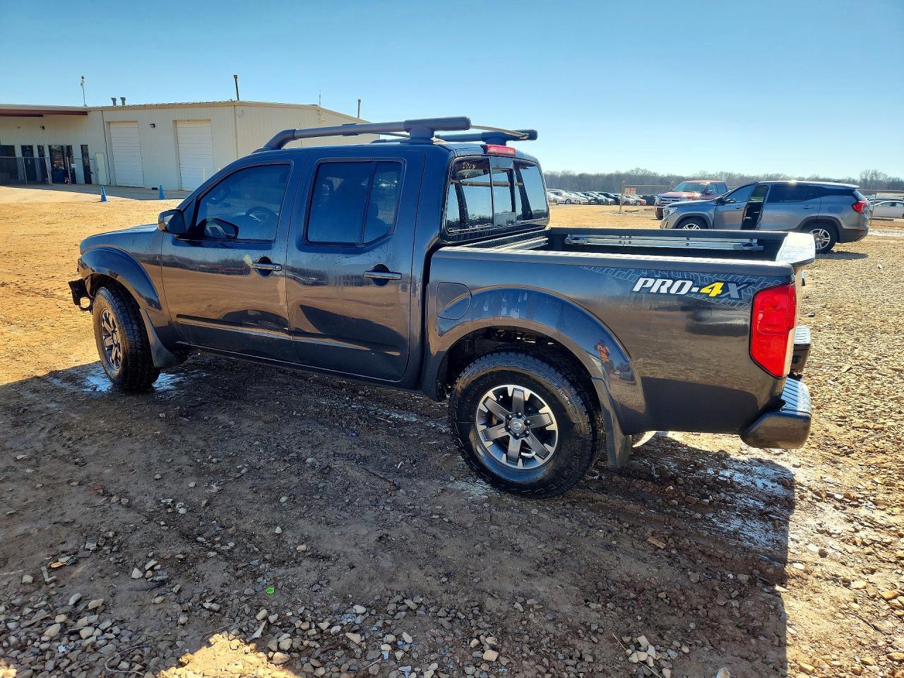 2015 Nissan Frontier S - Фото 2