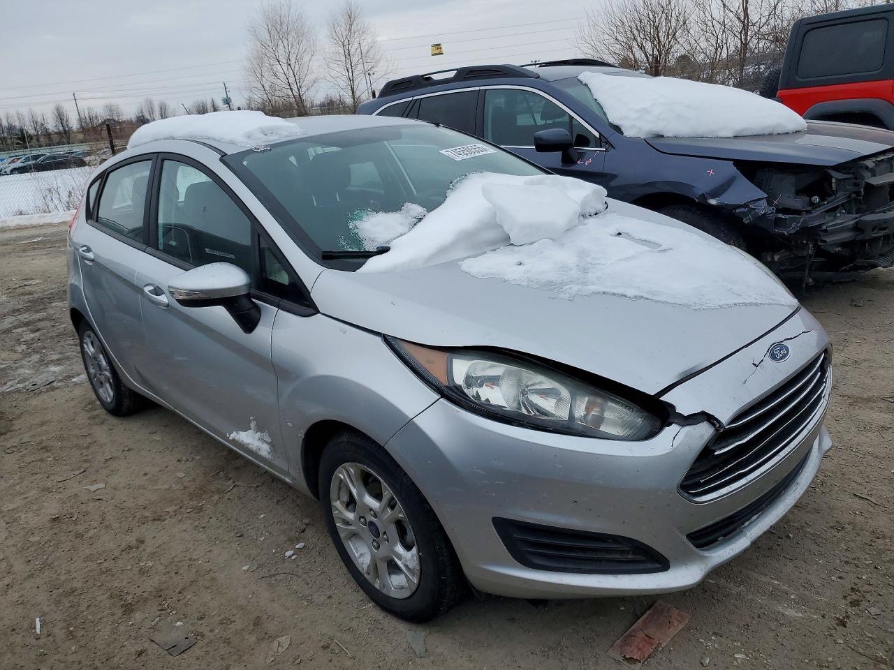 2015 Ford Fiesta Se - Фото 4
