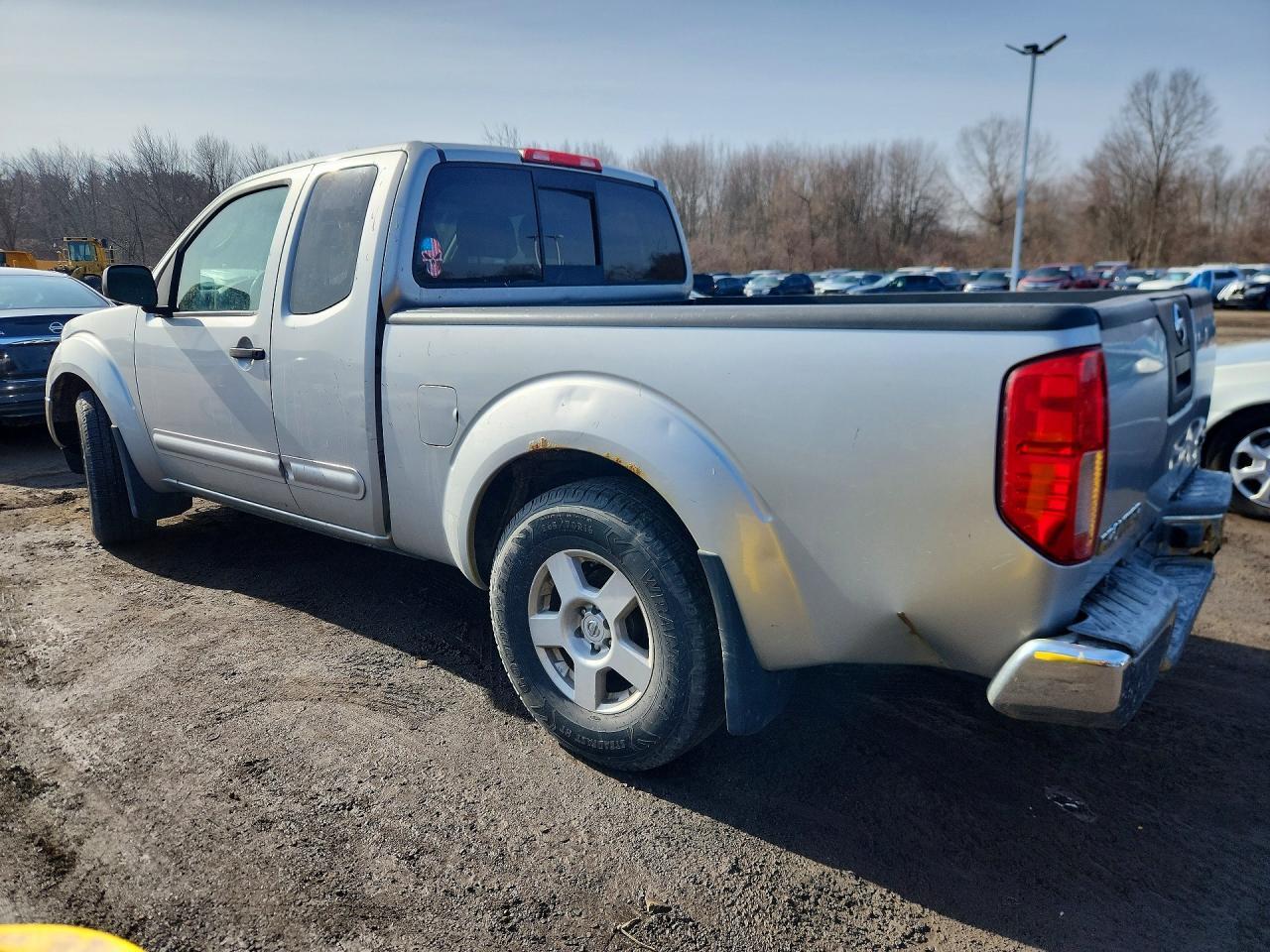 2005 Nissan Frontier King Cab Le - Image 2