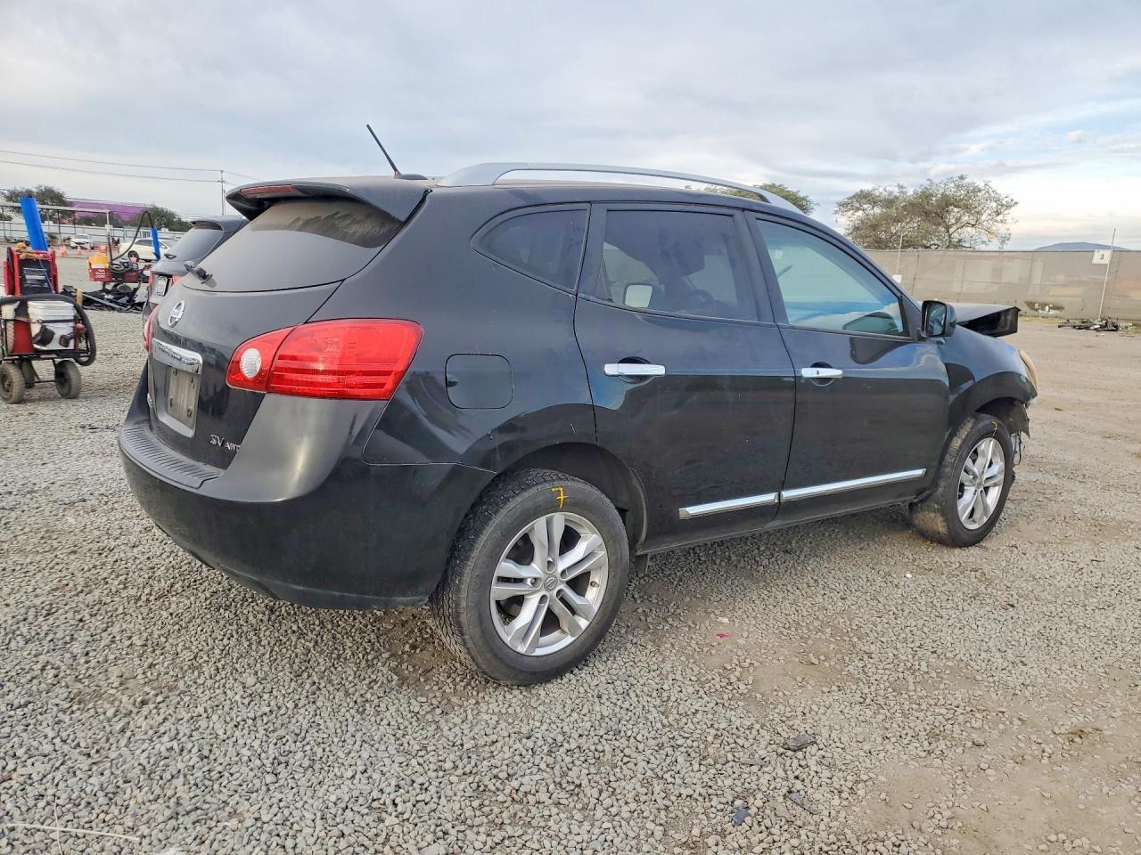 2013 Nissan Rogue S - Image 3