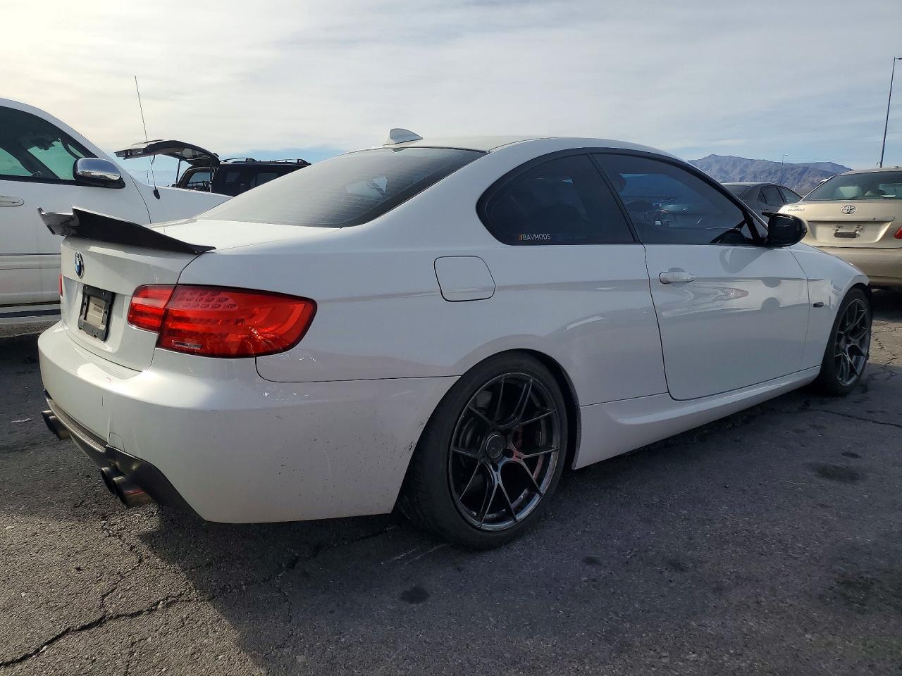 2011 BMW 335 I - Фото 3