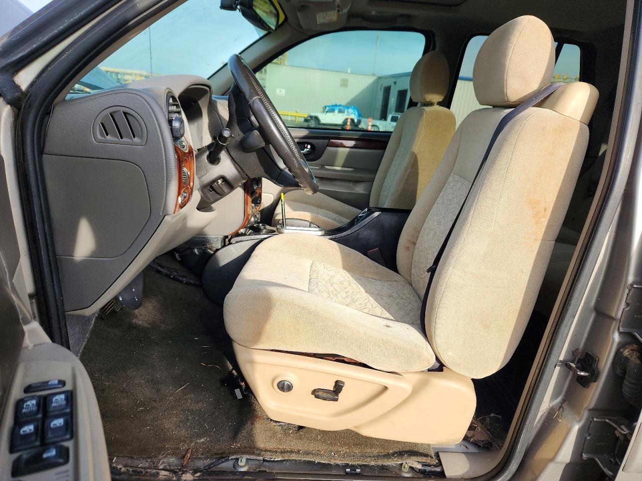 2003 GMC Envoy - Фото 7