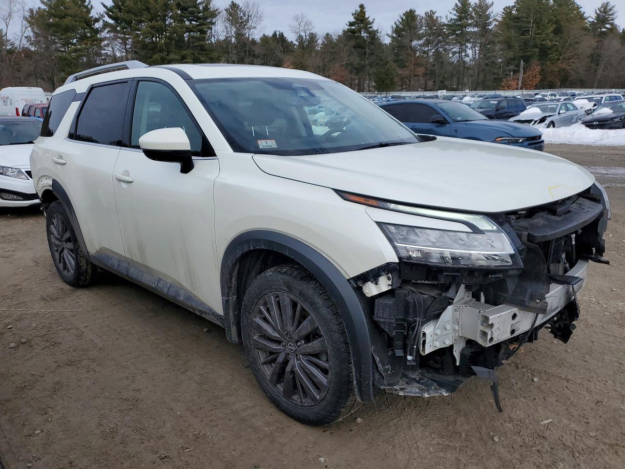 2023 Nissan Pathfinder Sl - Image 4