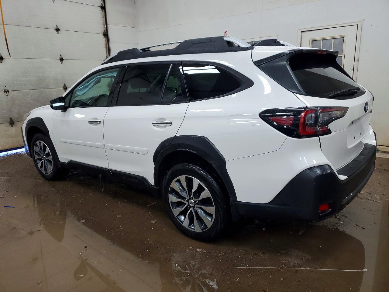 2023 Subaru Outback Touring - Фото 2