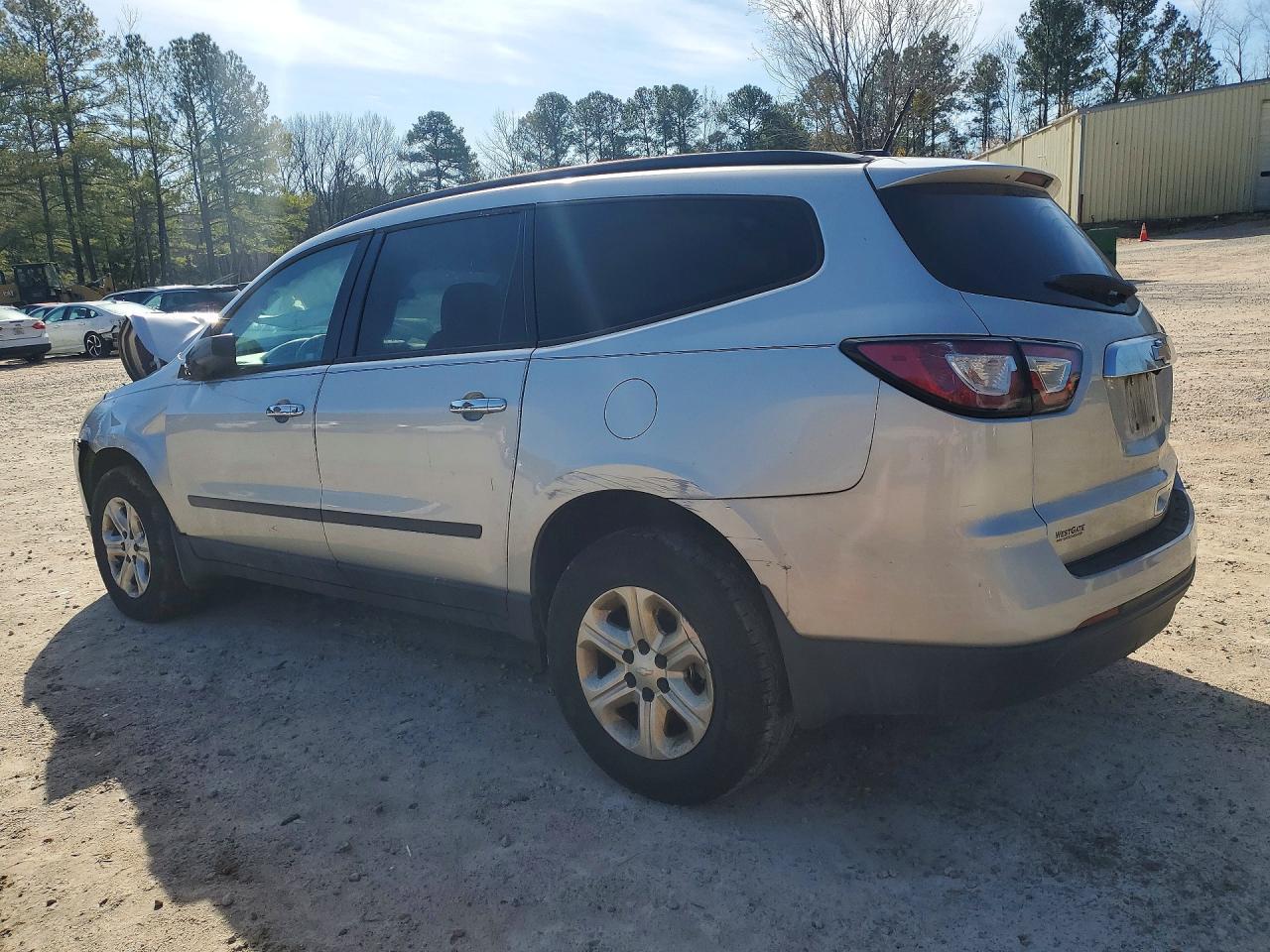 2016 Chevrolet Traverse Ls - Image 2