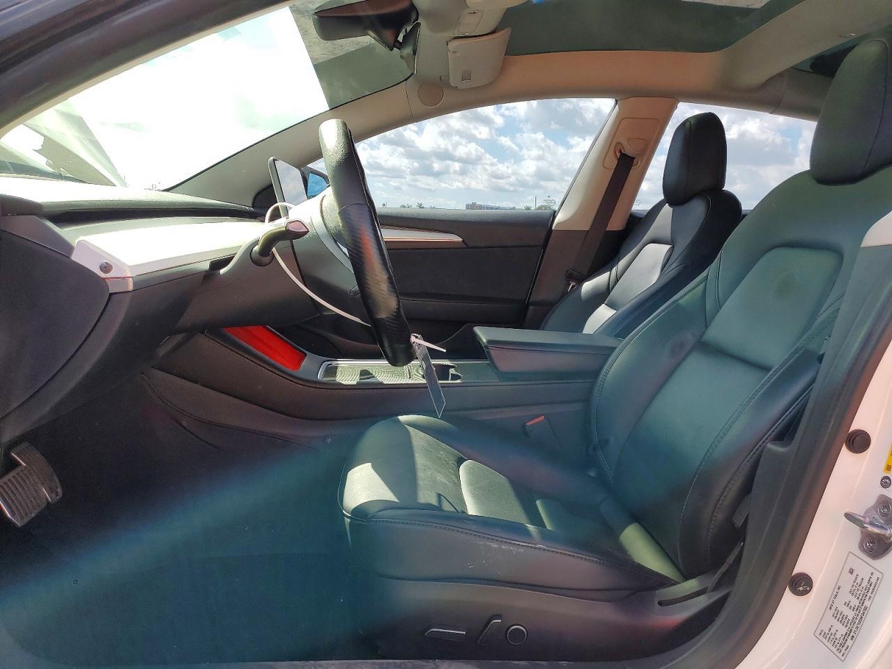 2022 Tesla Model 3 - Image 7