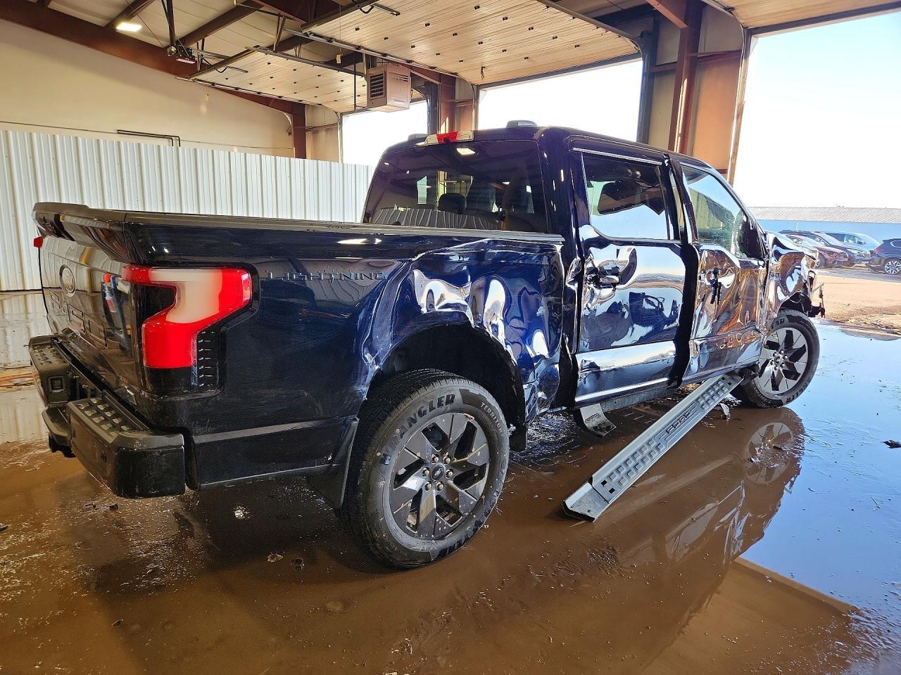 2025 Ford F150 Lightning Xlt - Фото 3