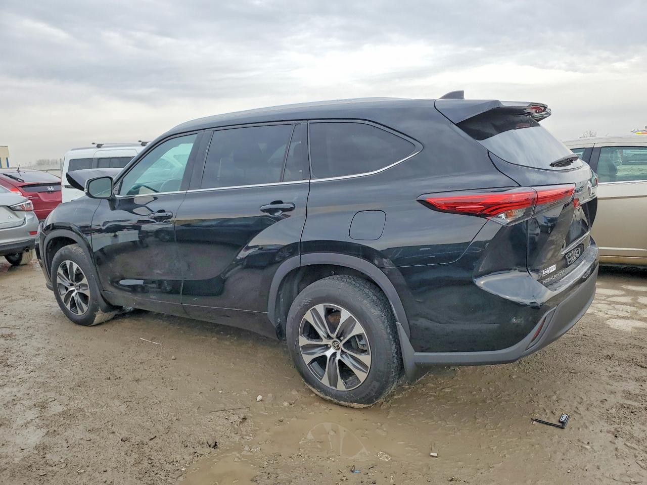 2021 Toyota Highlander Xle - Фото 2