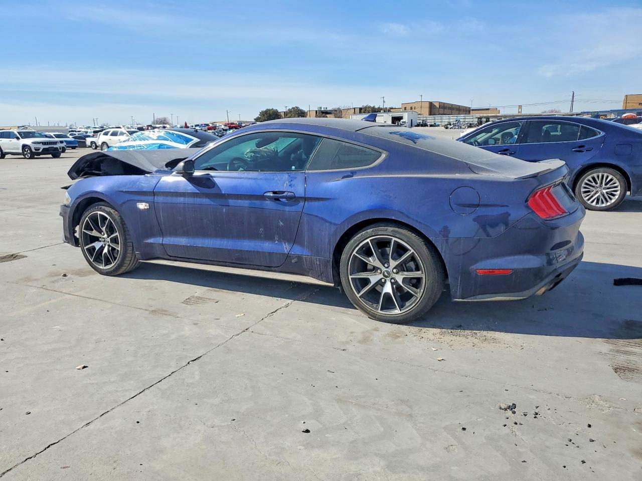 2020 Ford Mustang - Фото 2