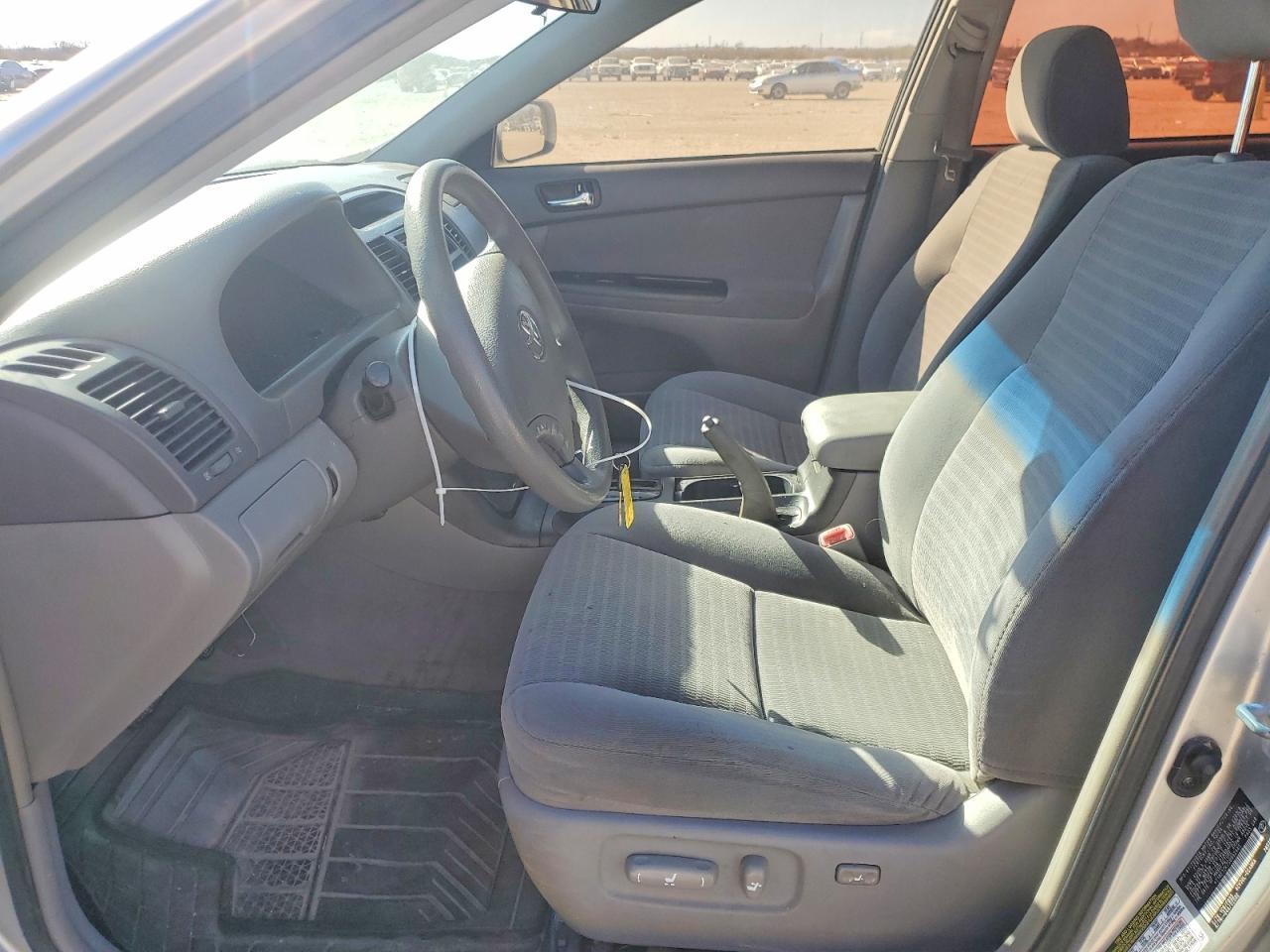 2005 Toyota Camry Le - Image 7