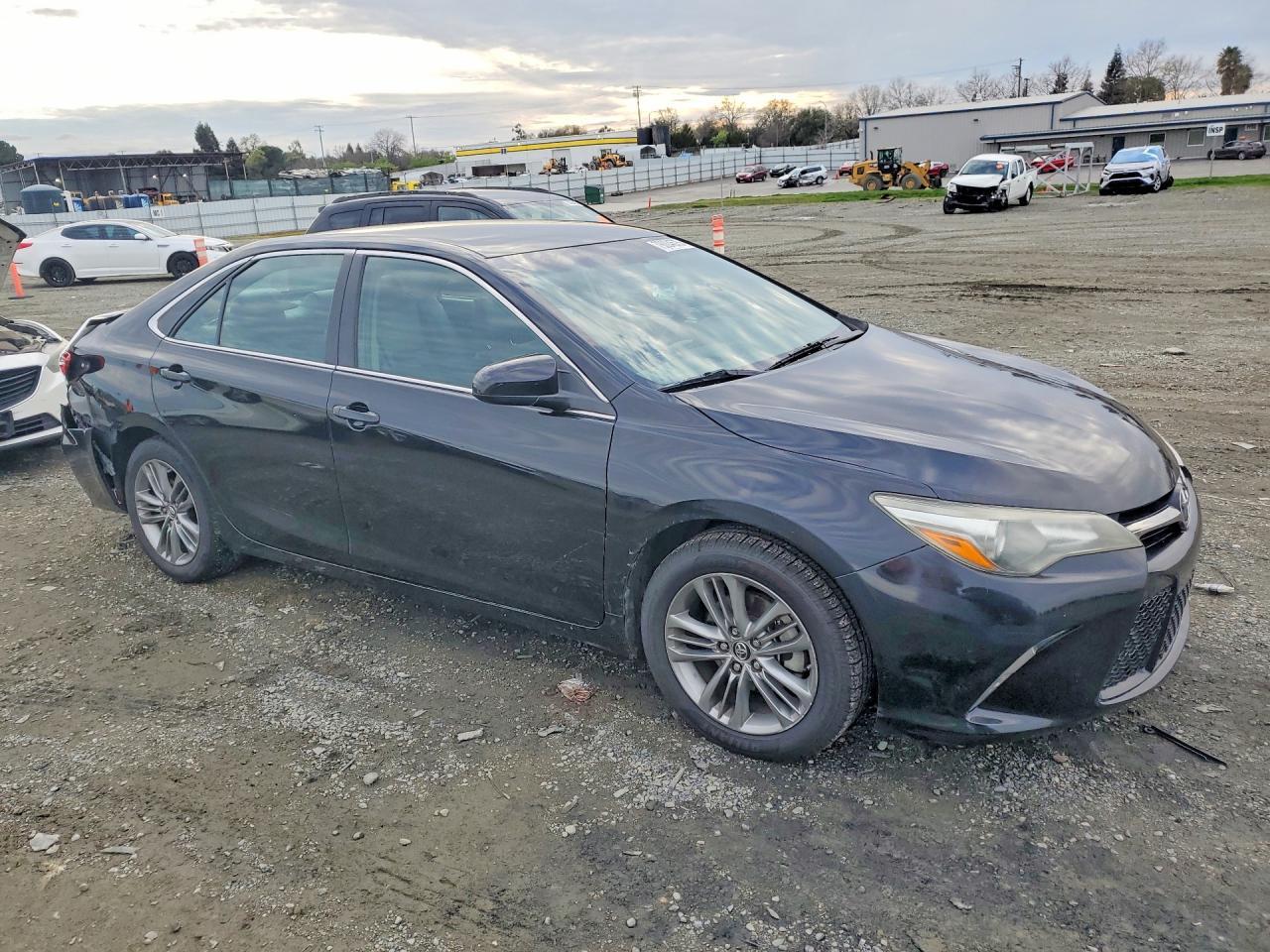 2015 Toyota Camry Se - Фото 4